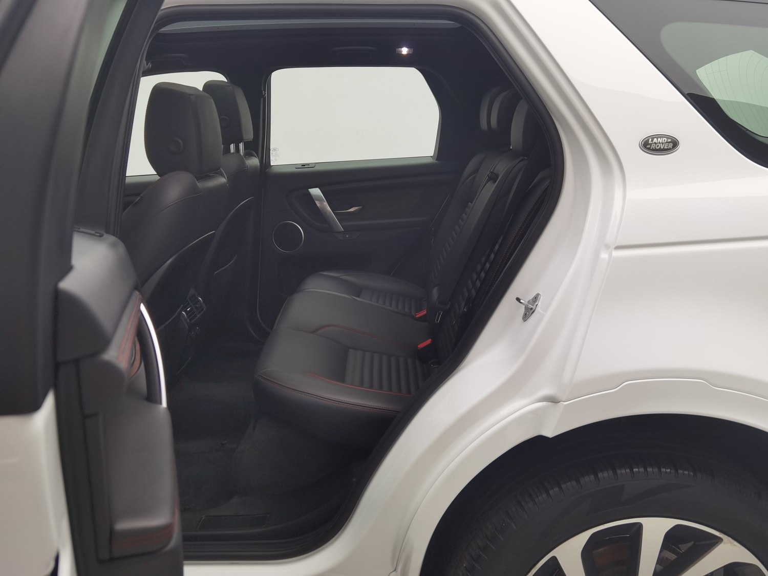 Used Land Rover Discovery 2022 2.0 AT