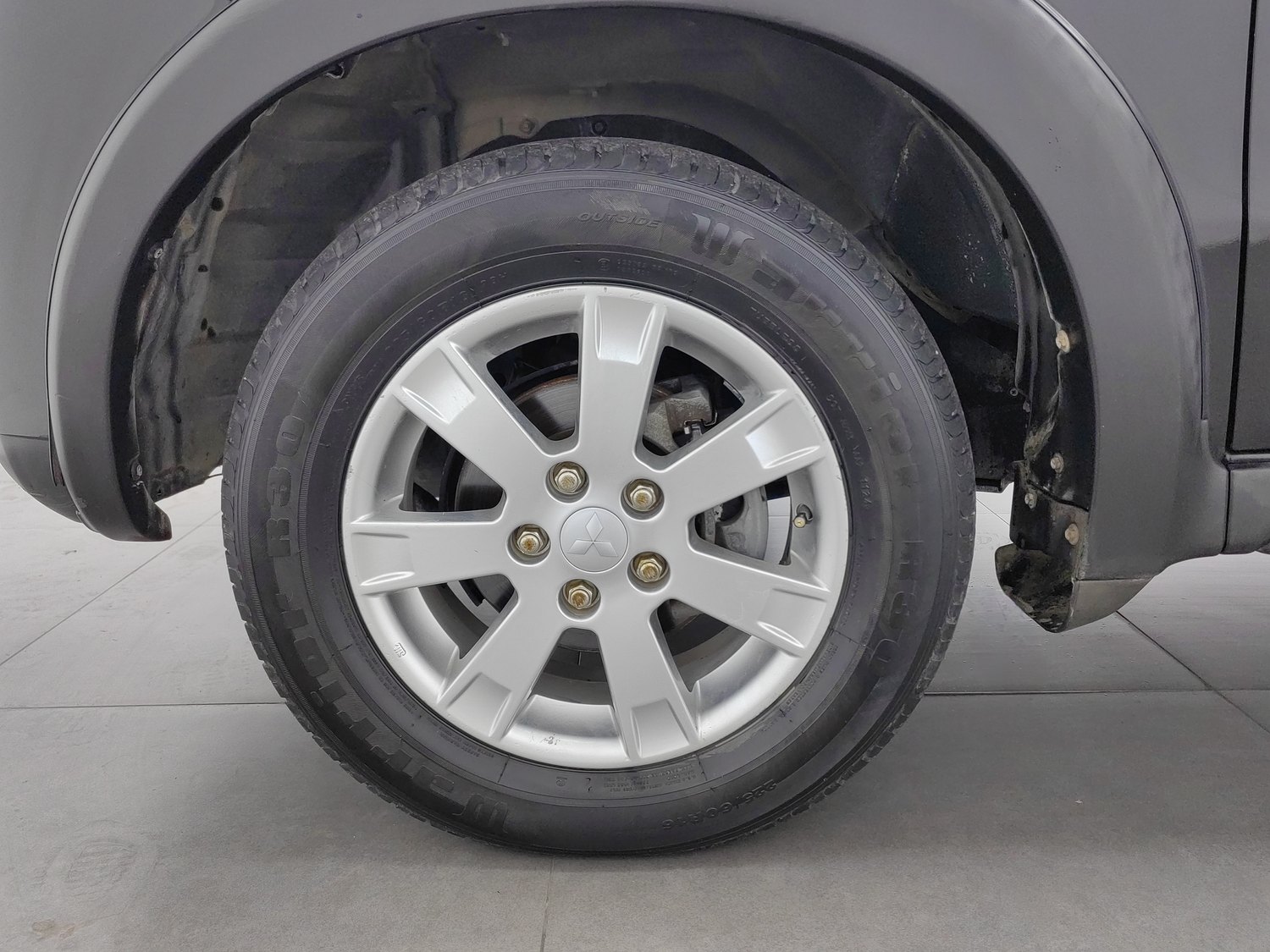 Used Mitsubishi Zinger 2011 2.0 AT