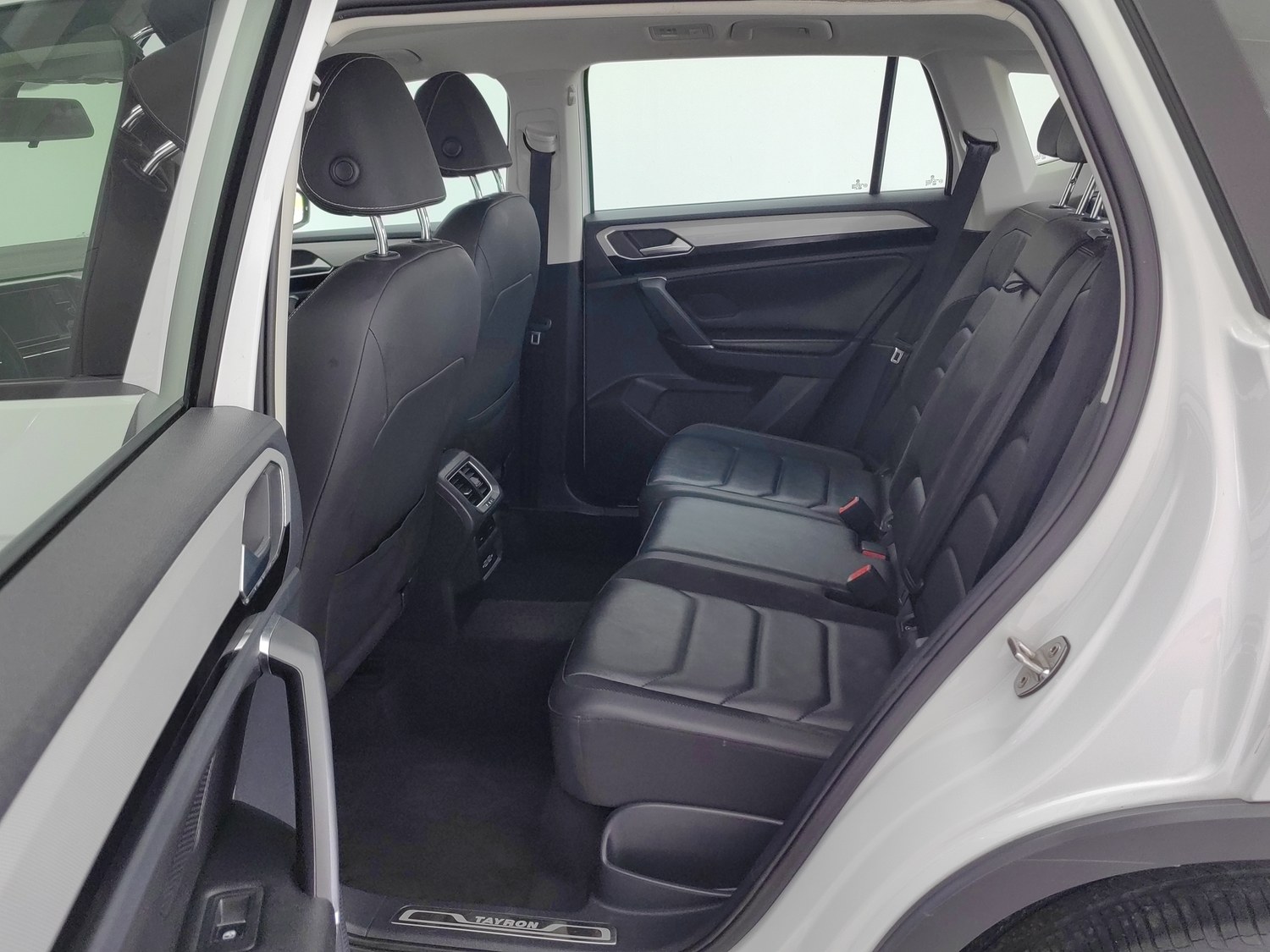 Used Volkswagen Tayron 2019 2.0 AT