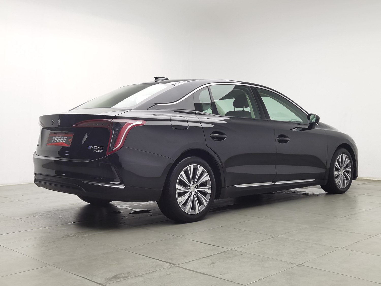 Used Hongqi E-QM5 2023