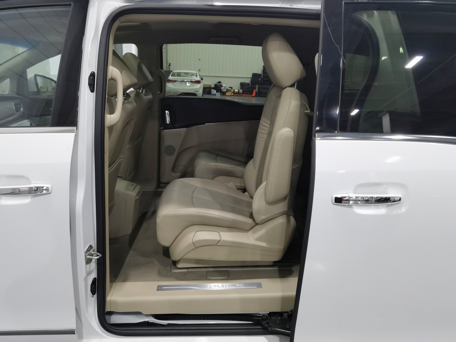 Used Buick GL8 2017 2.5 AT
