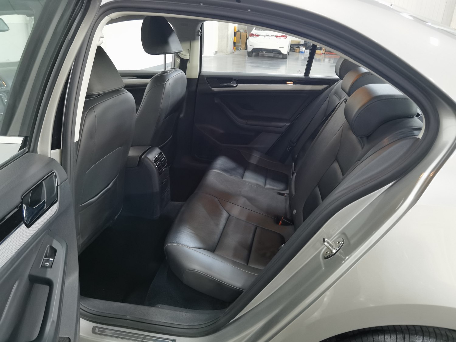 Used Volkswagen Sagitar 2017 1.6 AT