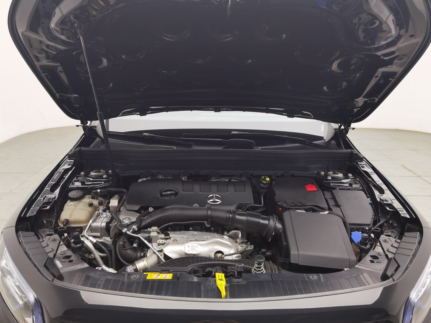 Used Mercedes-Benz GLB 2023 2.0 AT