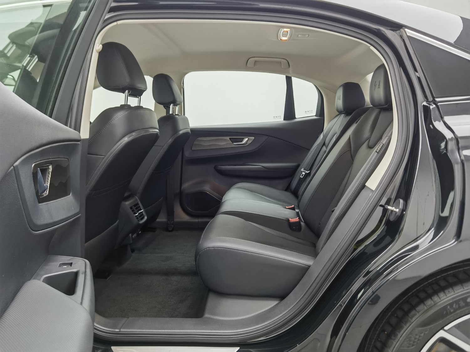Used Hongqi E-QM5 2023