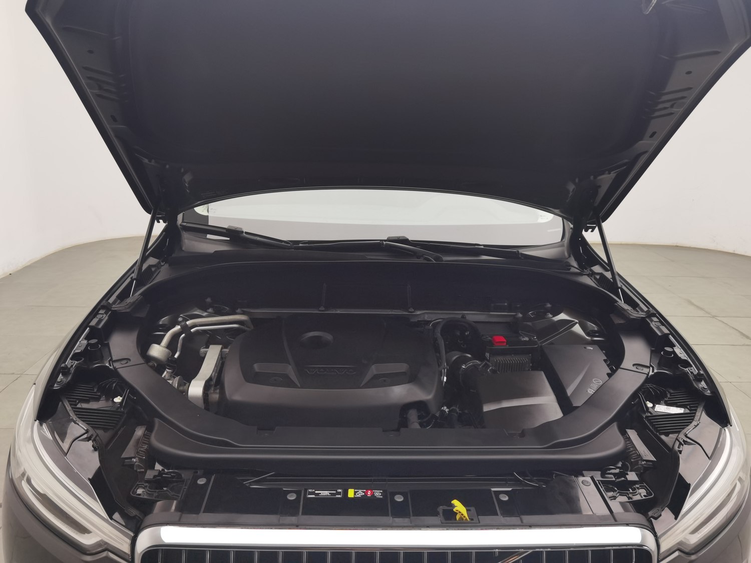 Used Volvo XC60 2019 2.0 AT