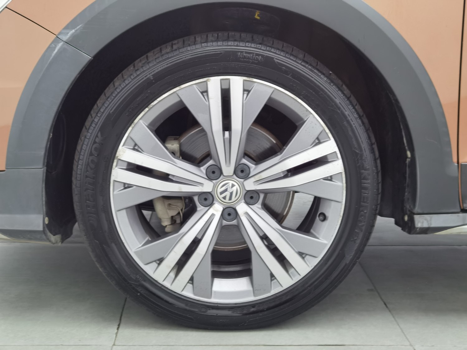 Used Volkswagen C-TREK 2018 1.4 AT