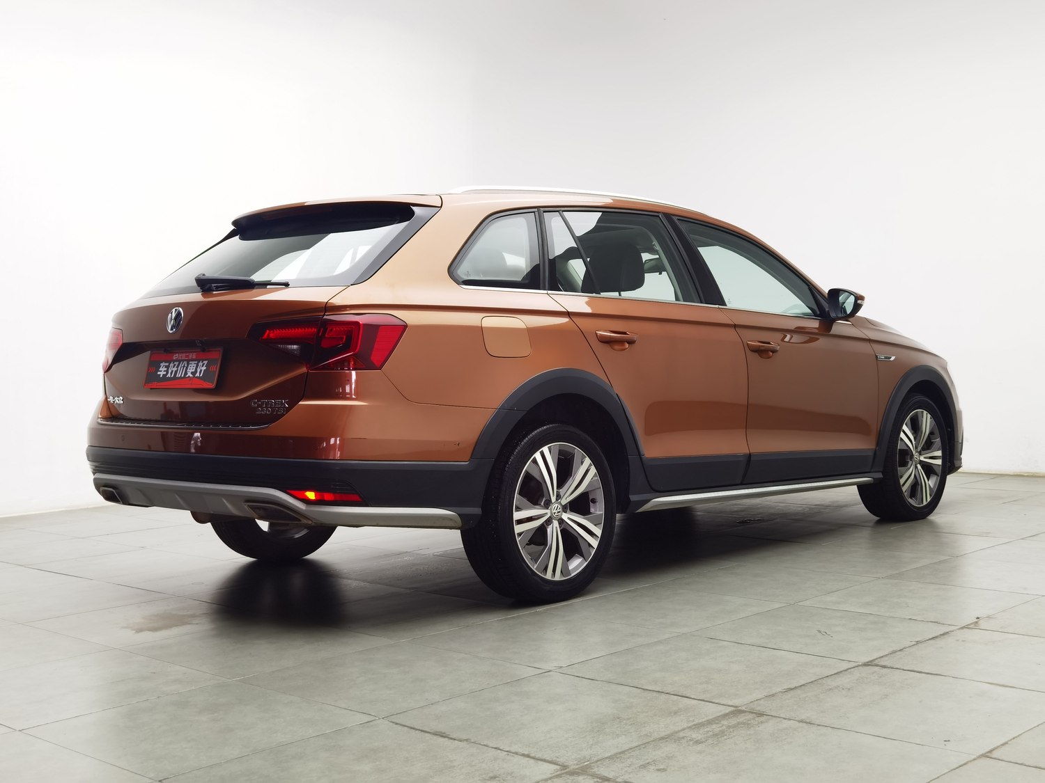 Used Volkswagen C-TREK 2018 1.4 AT