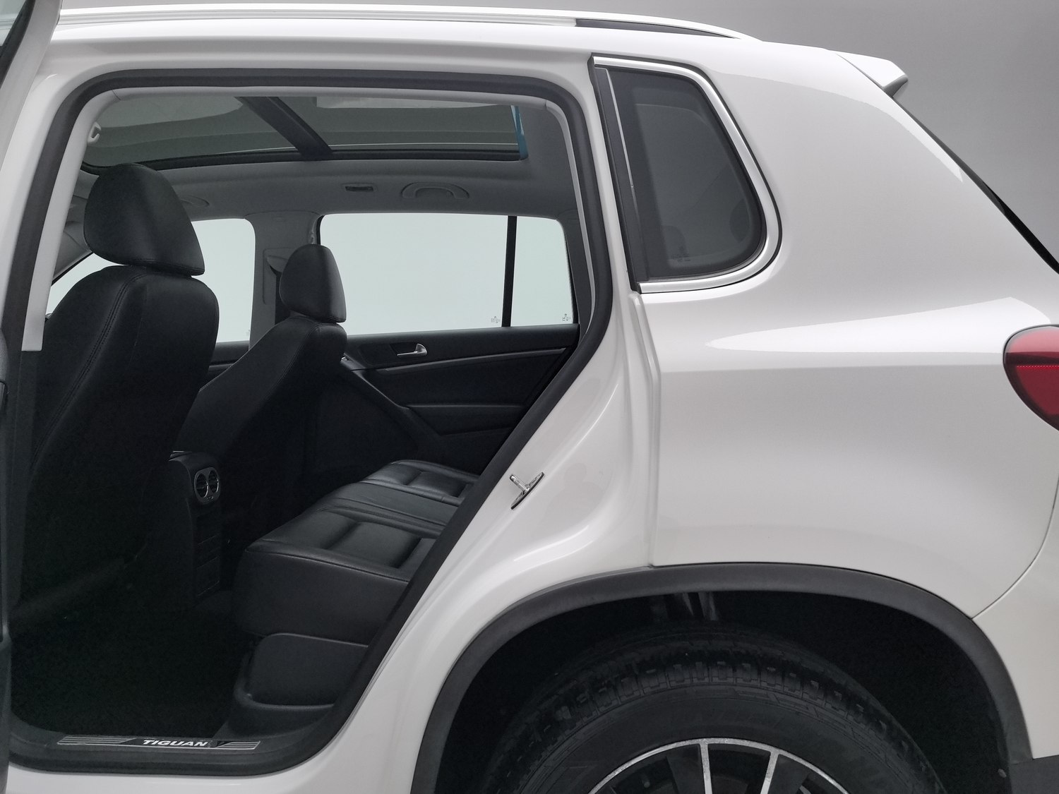 Used Volkswagen Tiguan 2015 1.8 AT