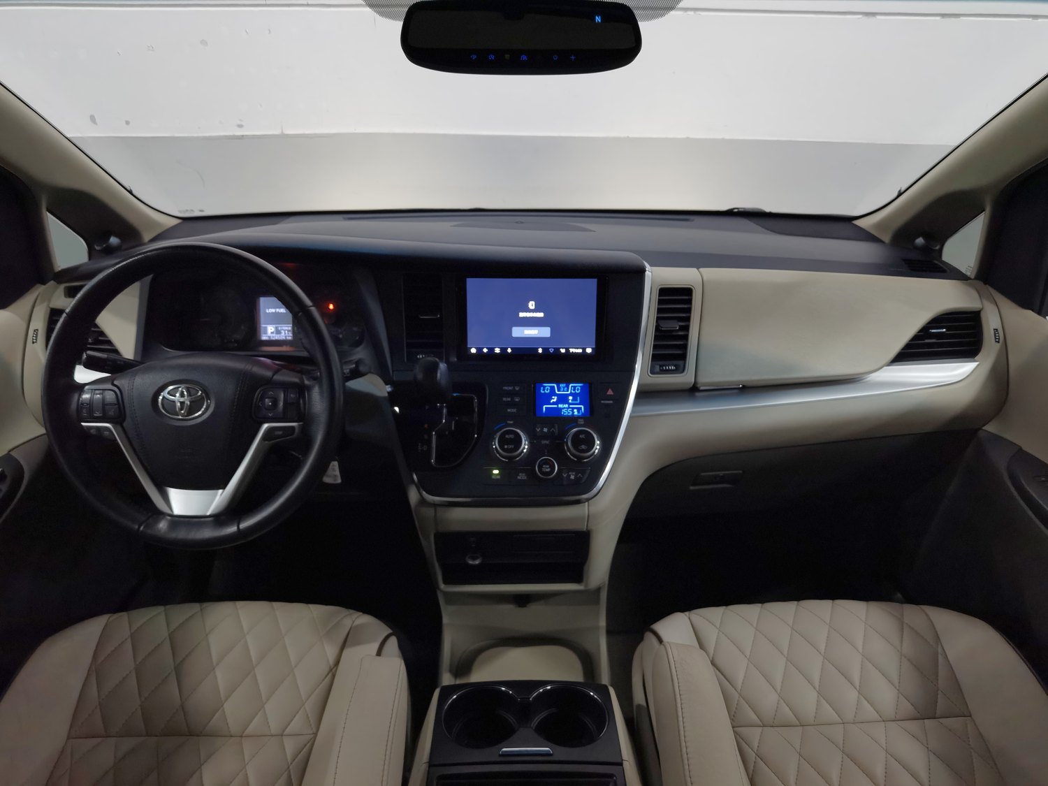 Used Toyota Sienna 2015 3.5 AT