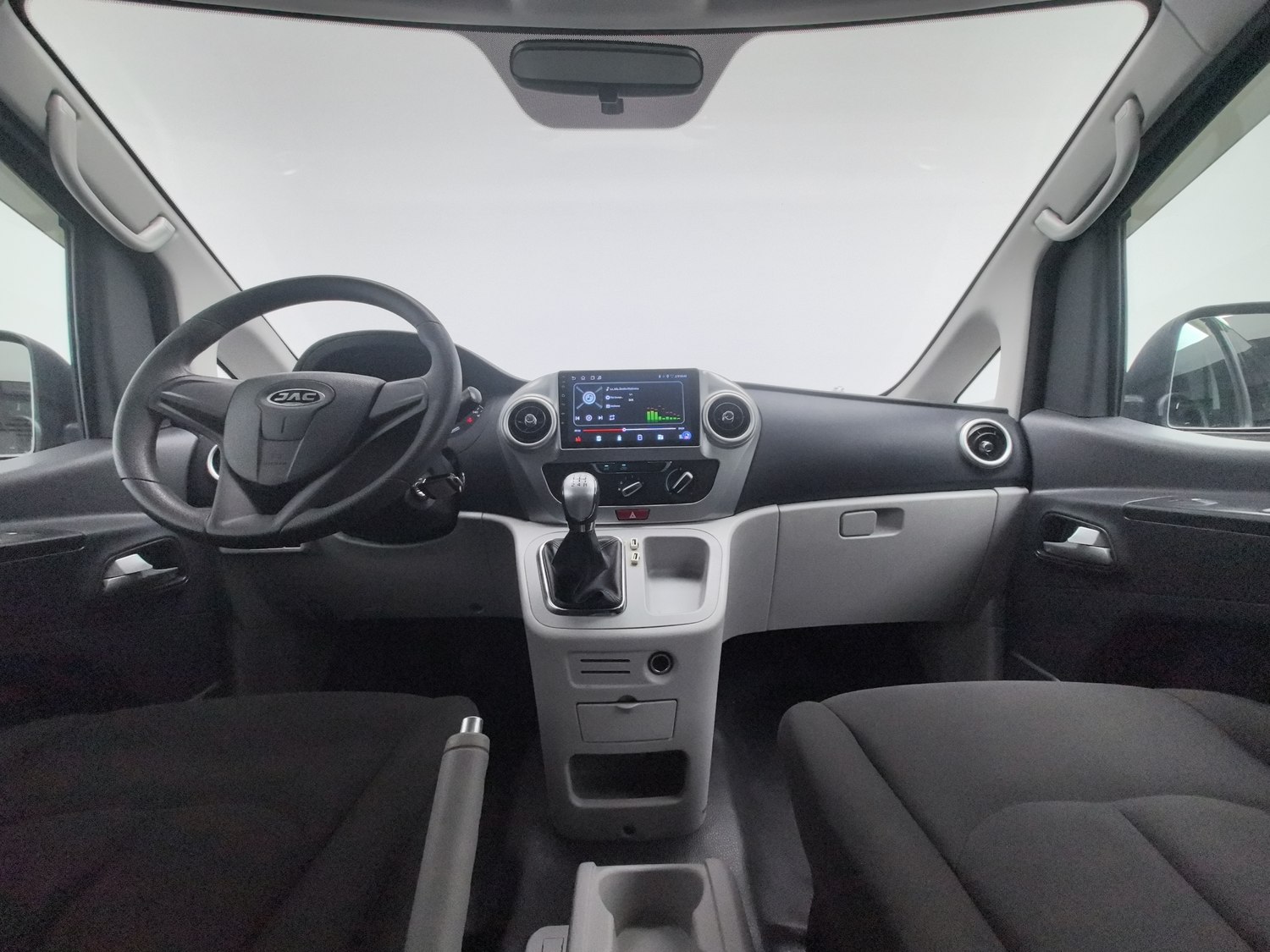 Used JAC Refine M3 2023 1.5 MT