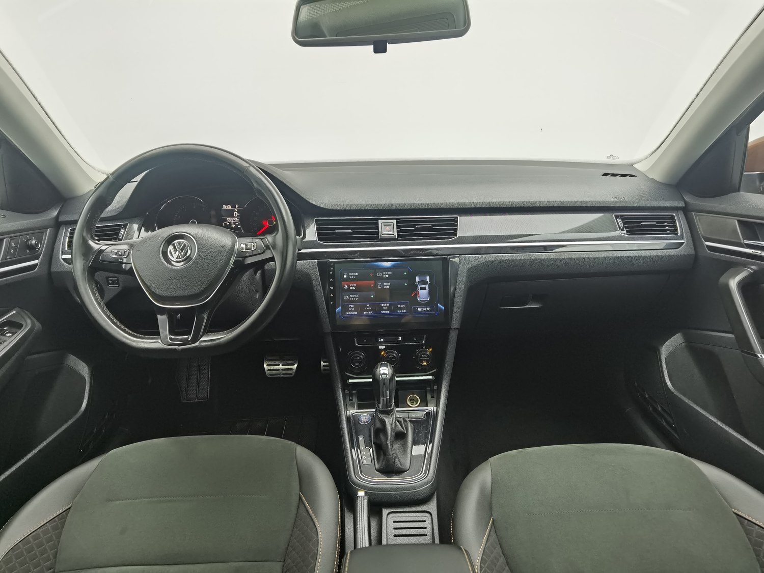 Used Volkswagen C-TREK 2018 1.4 AT