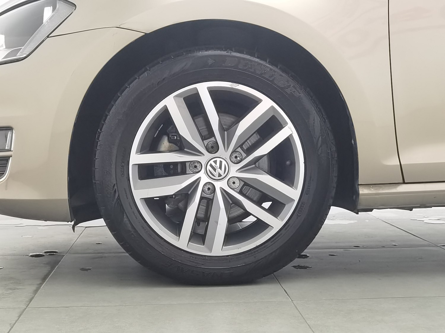 Использованный Volkswagen Golf 2016 1.4 AT