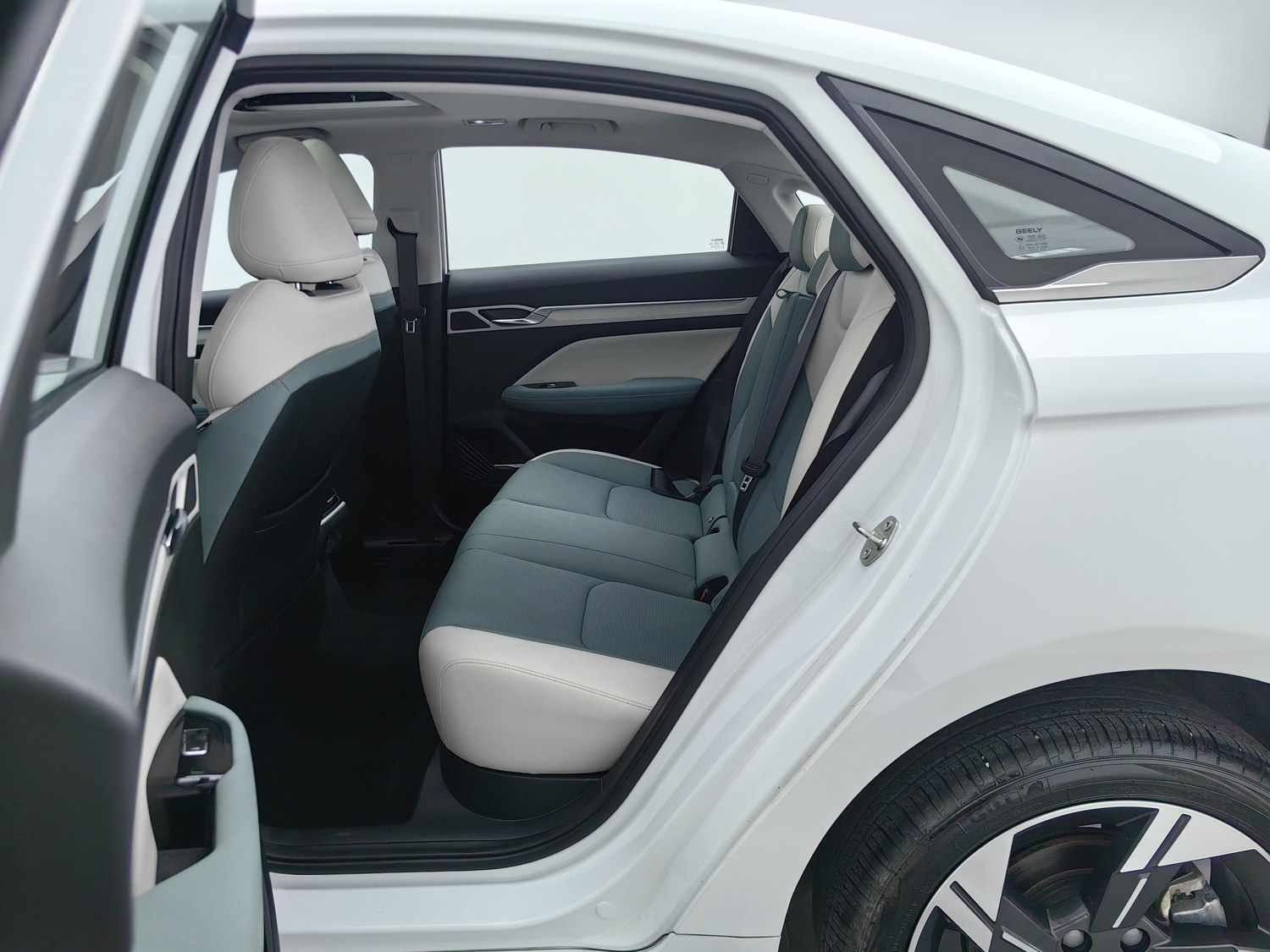 Used Geely Emgrand L HiP 2022 1.5 AT