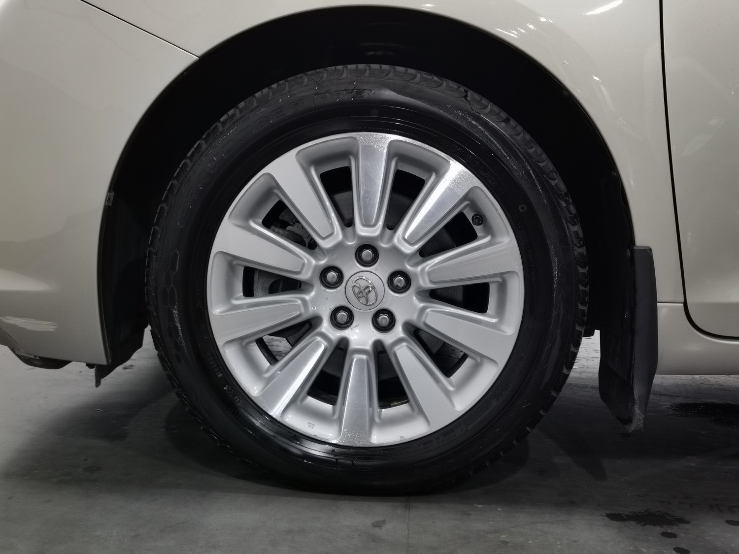 Used Toyota Sienna 2015 3.5 AT