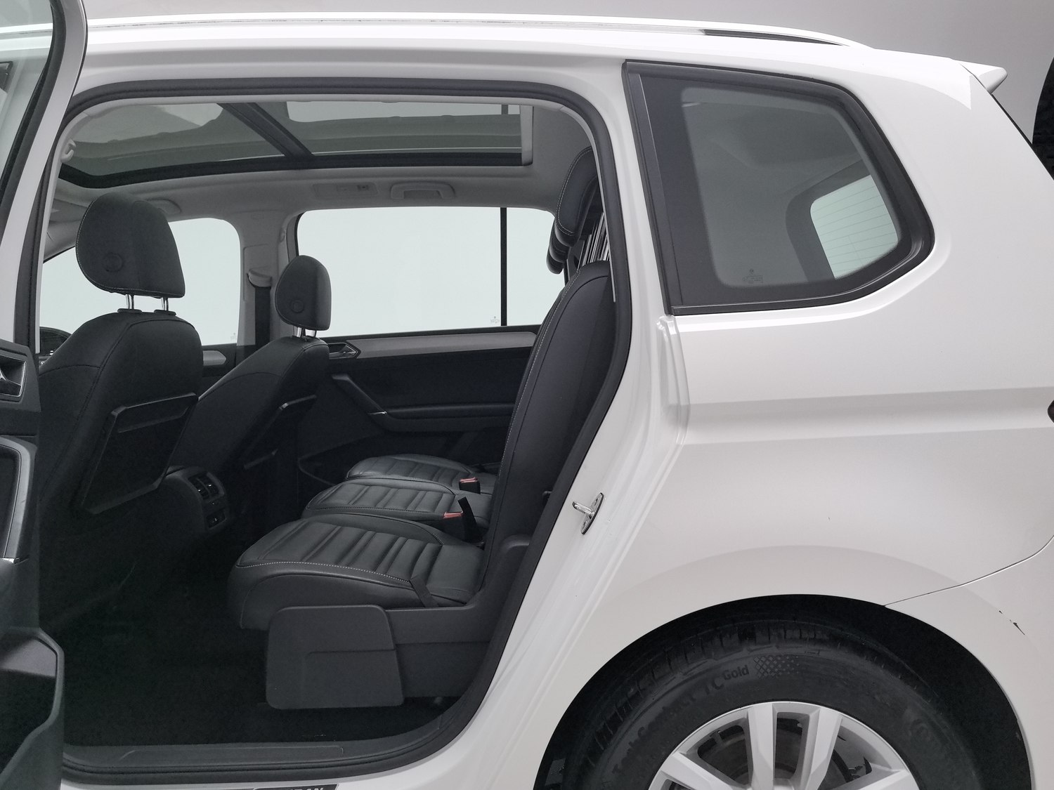 Used Volkswagen Touran 2016 1.4 AT