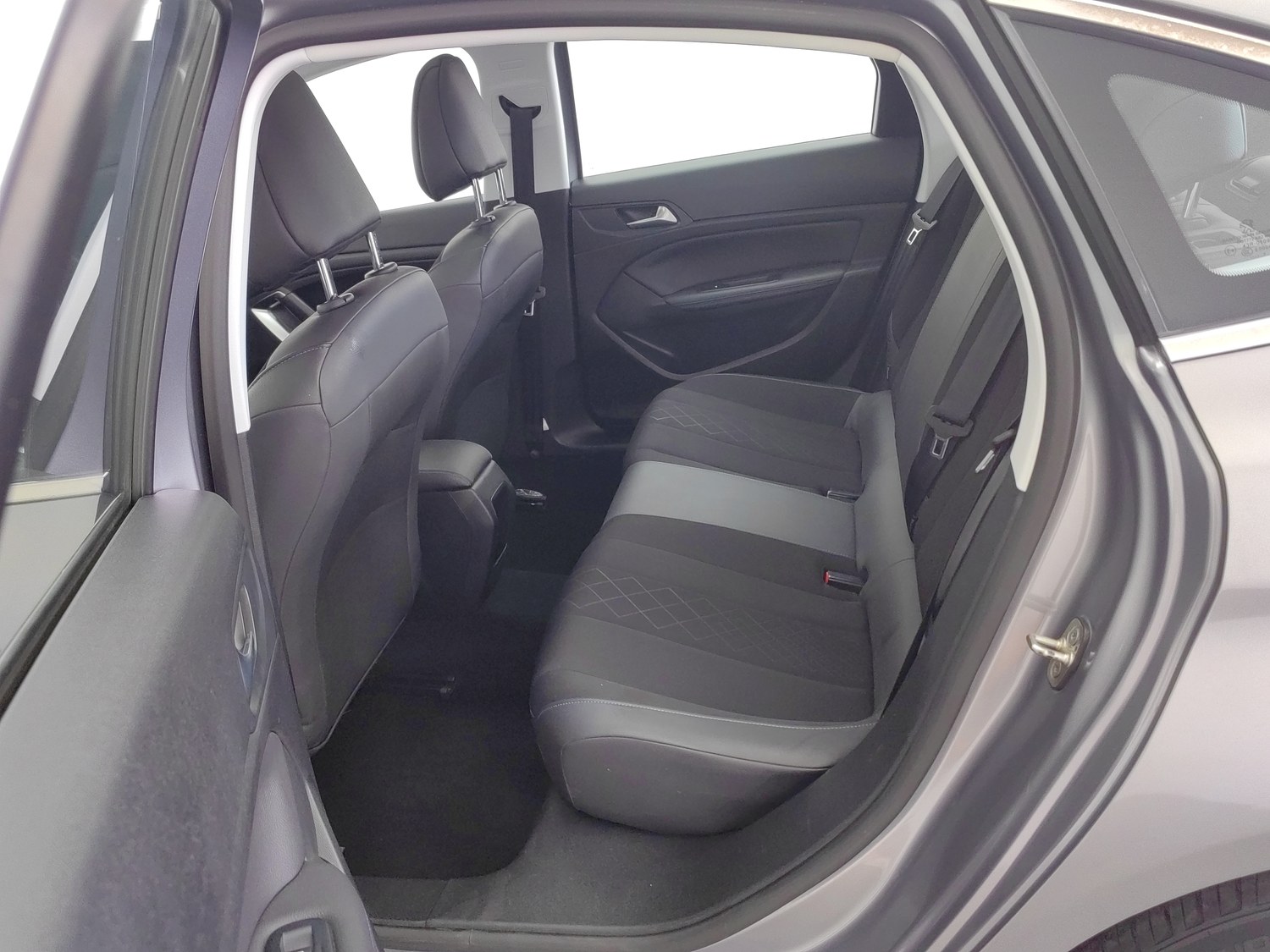 Used Peugeot 308 2016 1.6 AT