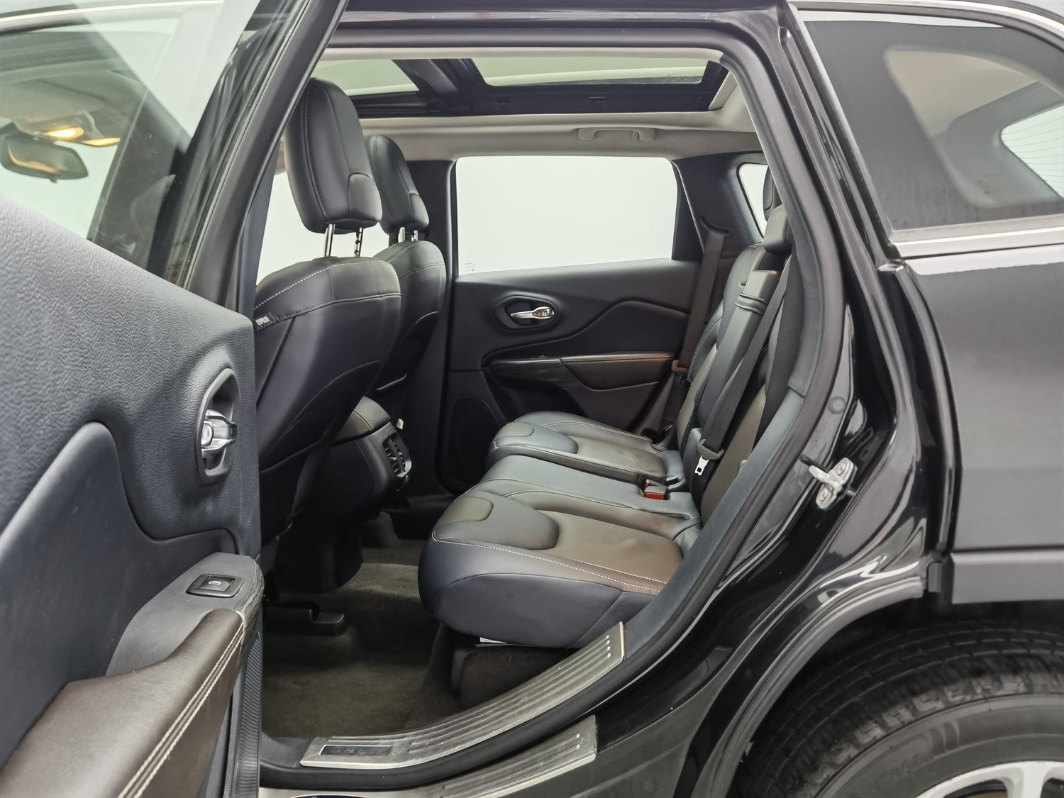 Used Jeep Cherokee 2016 2.4 AT