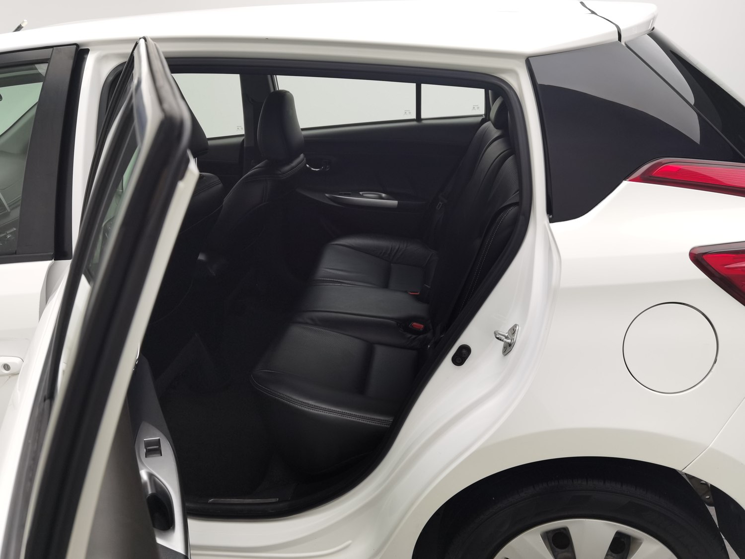 Used Toyota YARiS L 2015 1.5 AT