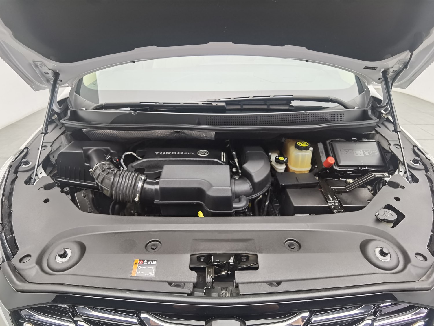 Used Buick GL8 2023 2.0 AT