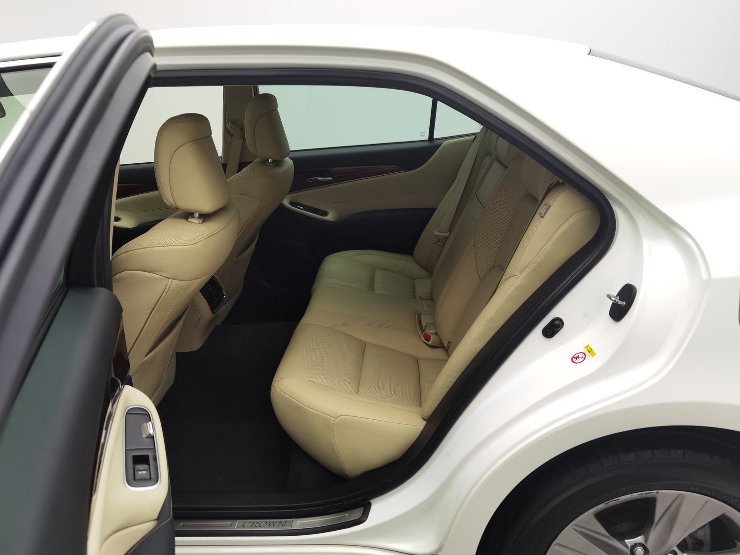 Used Toyota Crown 2015 2.0 AT