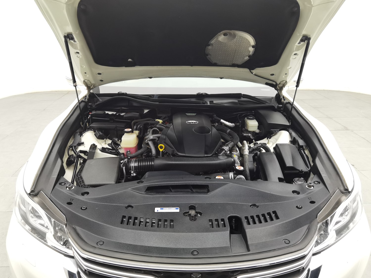 Used Toyota Crown 2015 2.0 AT