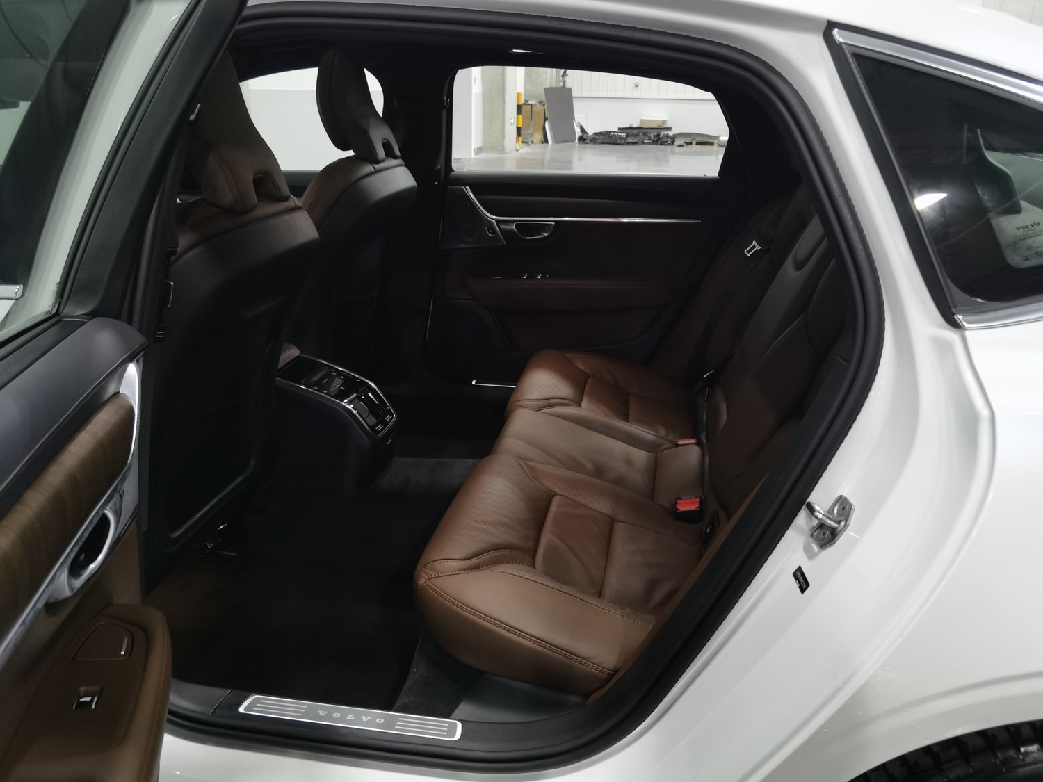 Used Volvo S90 2021 2.0 AT
