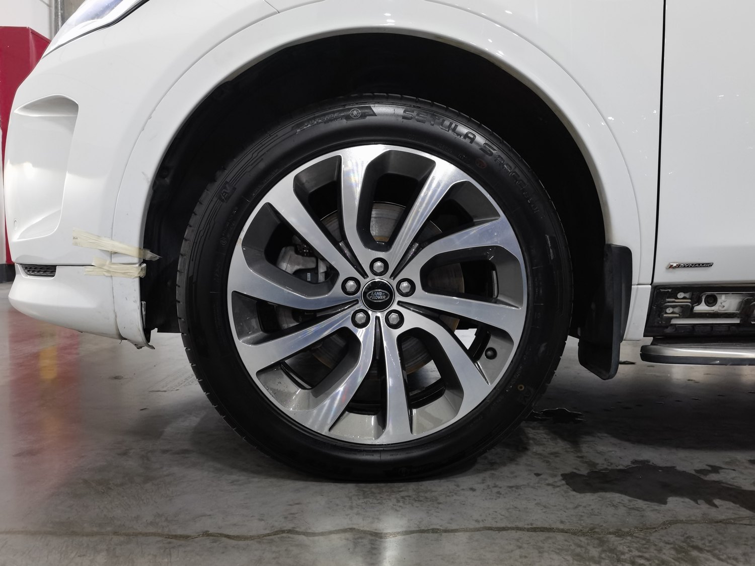 Used Land Rover Discovery 2022 2.0 AT