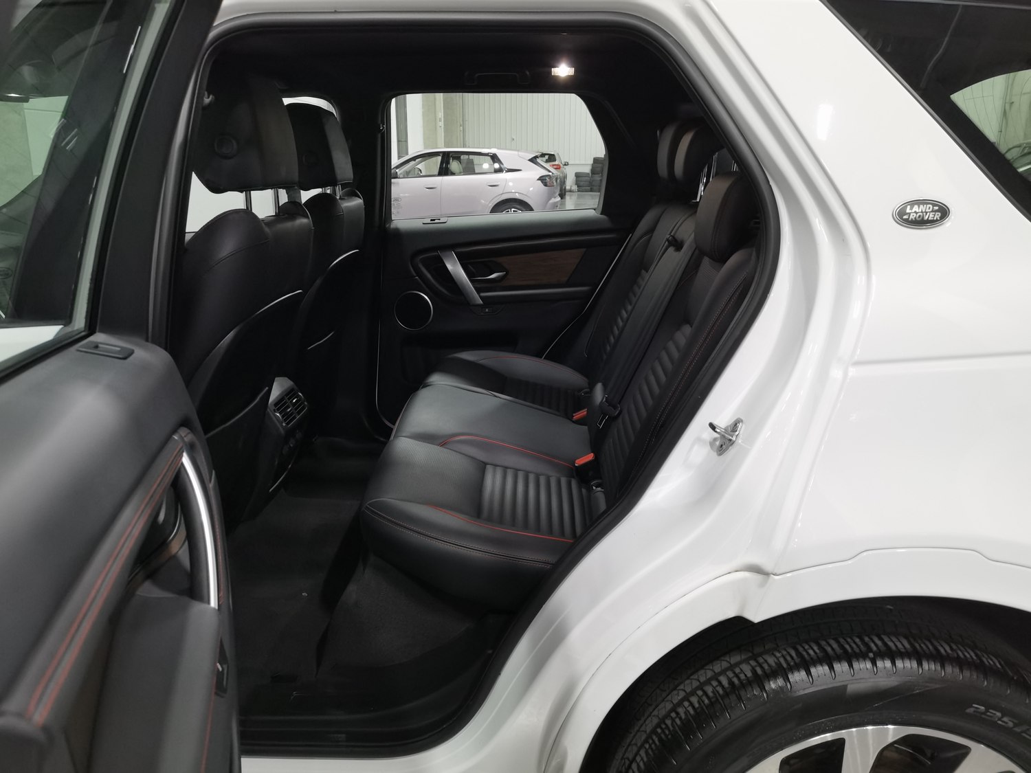 Used Land Rover Discovery 2022 2.0 AT