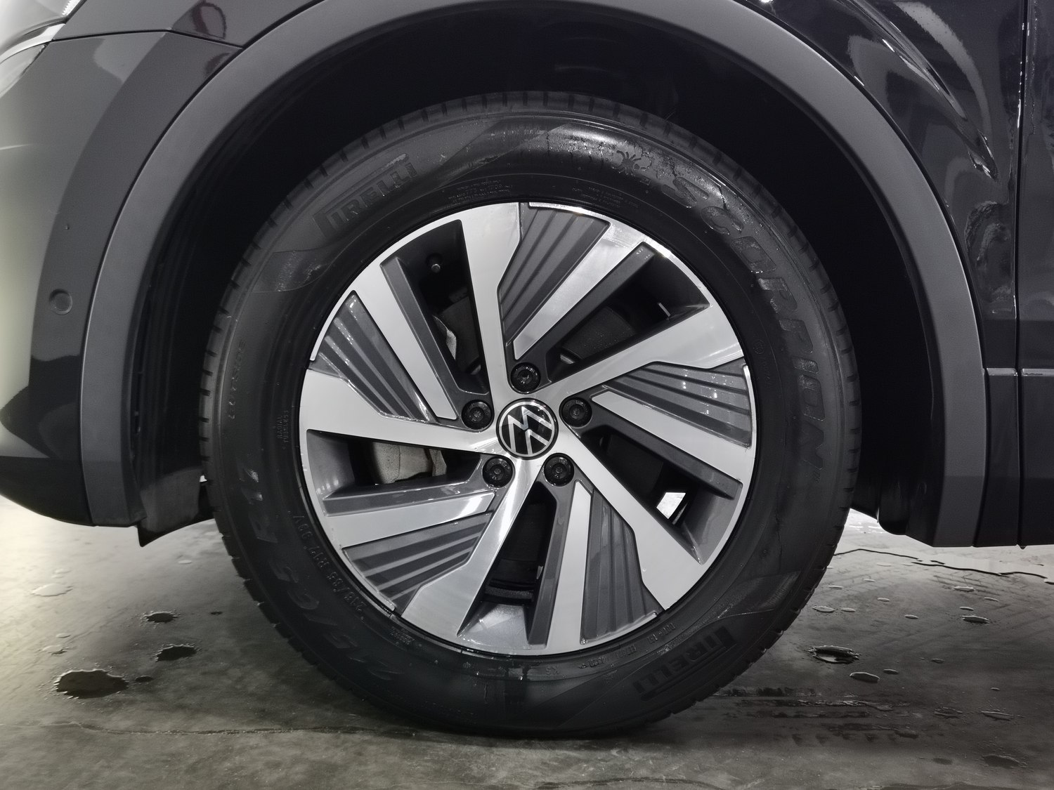 Б/у Volkswagen Tiguan L NEV 2021 1.4 AT