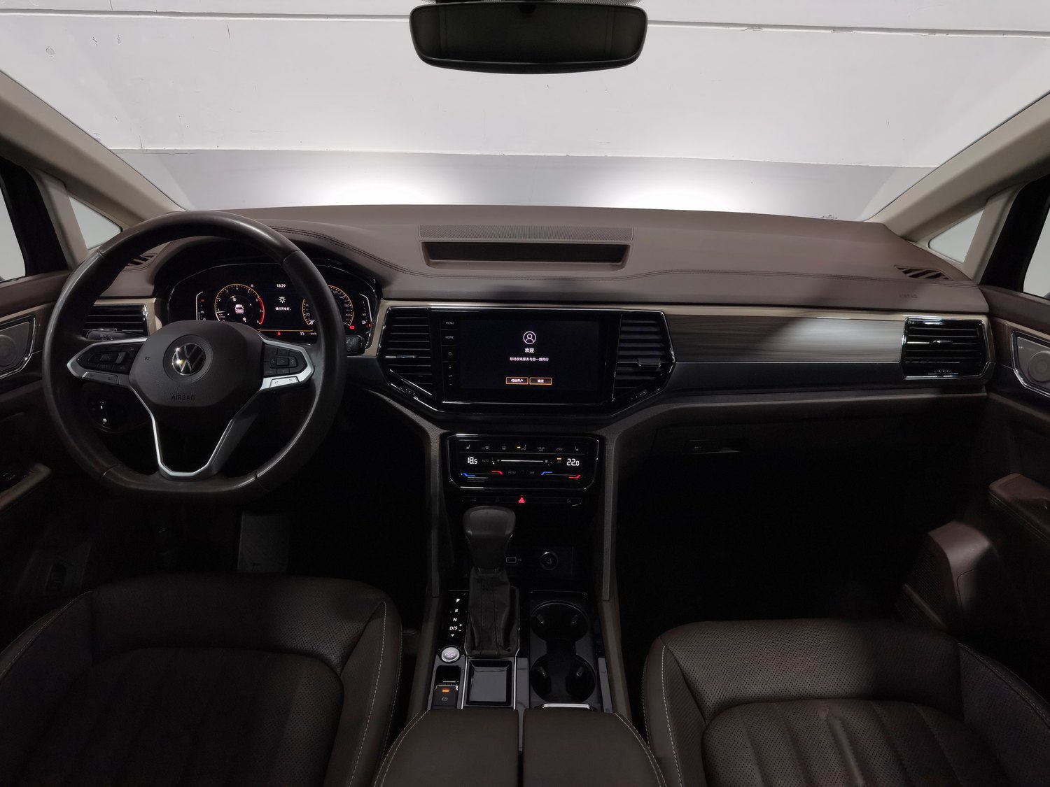 Used Volkswagen Viloran 2020 2.0 AT