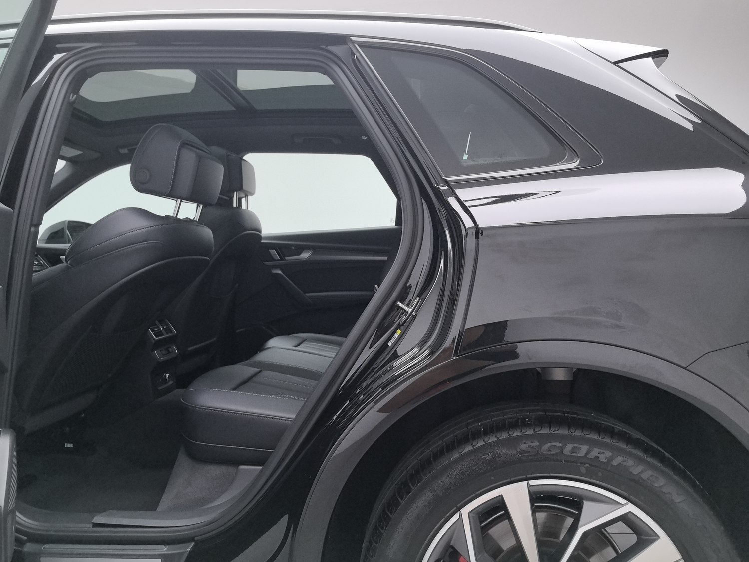 Used Audi Q5L 2024 2.0 AT