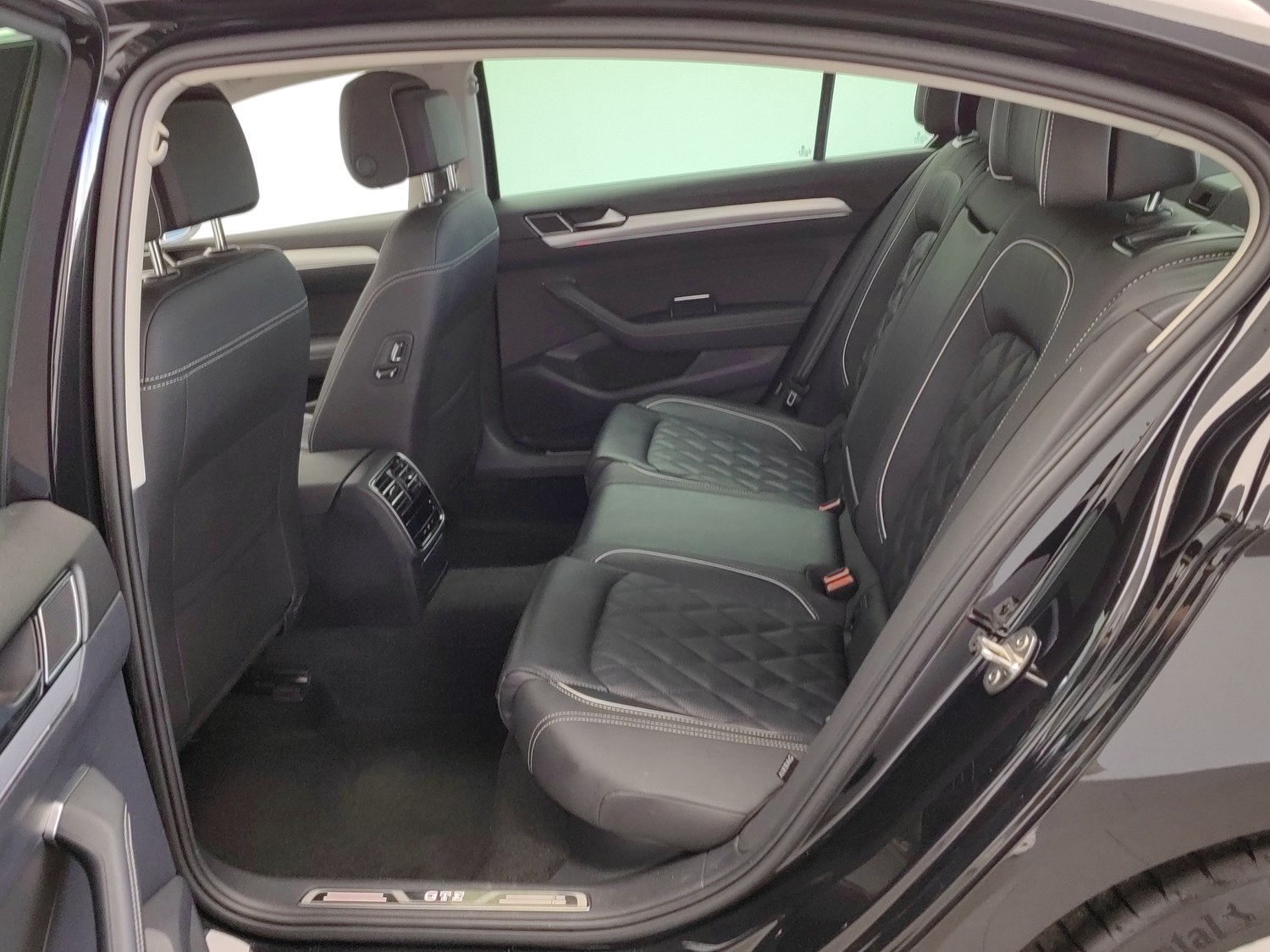 Used Volkswagen Magotan GTE 2022 1.4 AT