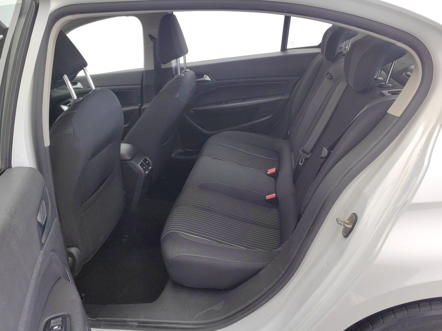 Used Peugeot 408 2016 1.6 AT