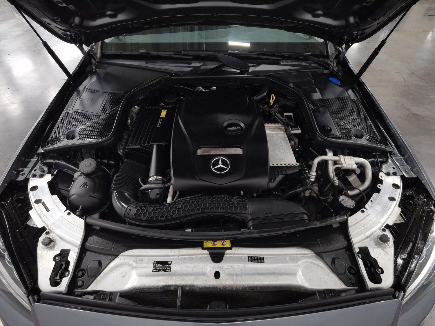 Used Mercedes-Benz C-Class 2016 2.0 AT