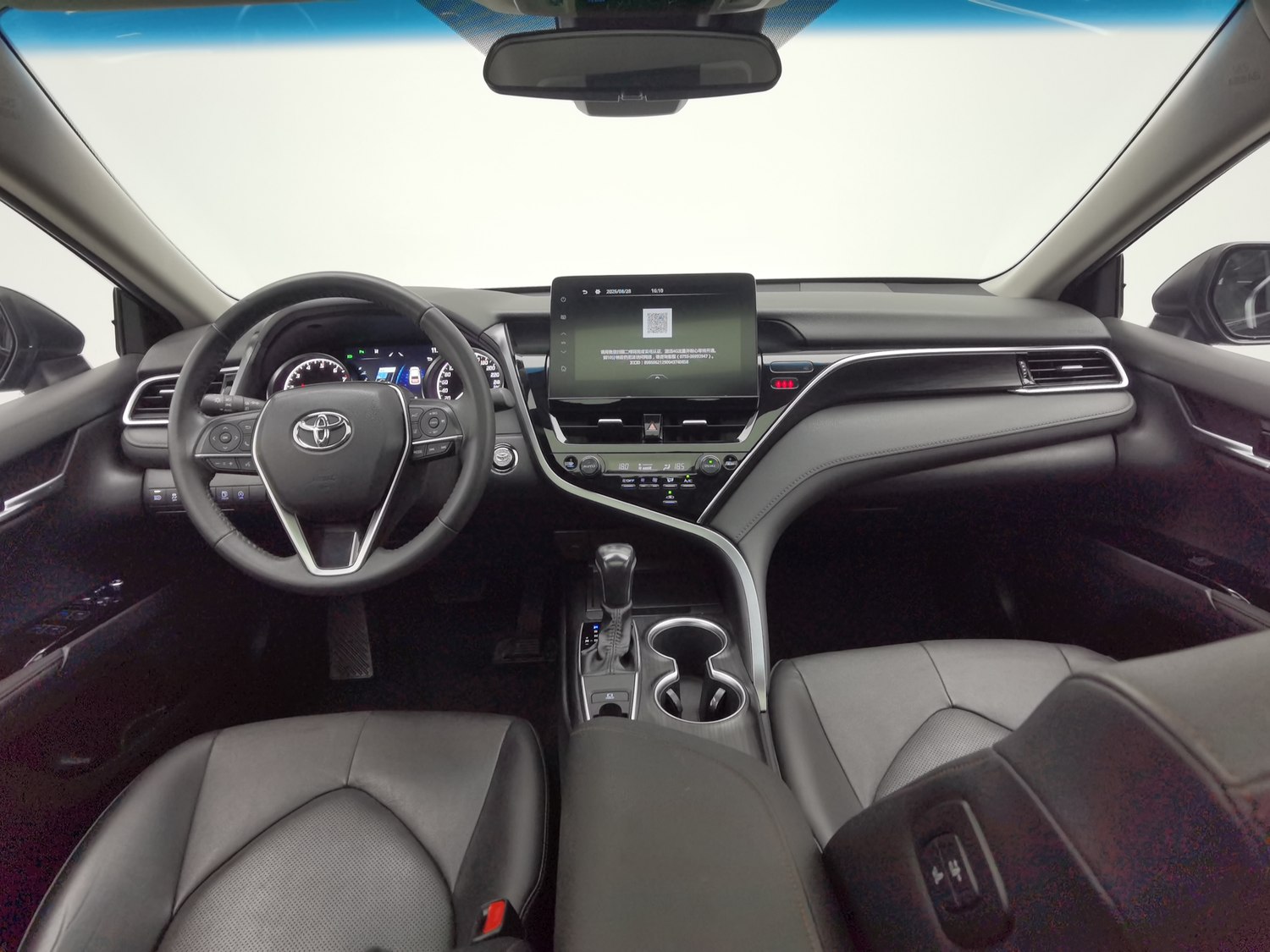 Used Toyota Camry 2021 2.0 AT