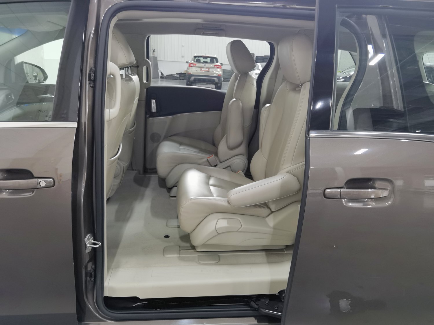 Used Buick GL8 2020 2.0 AT
