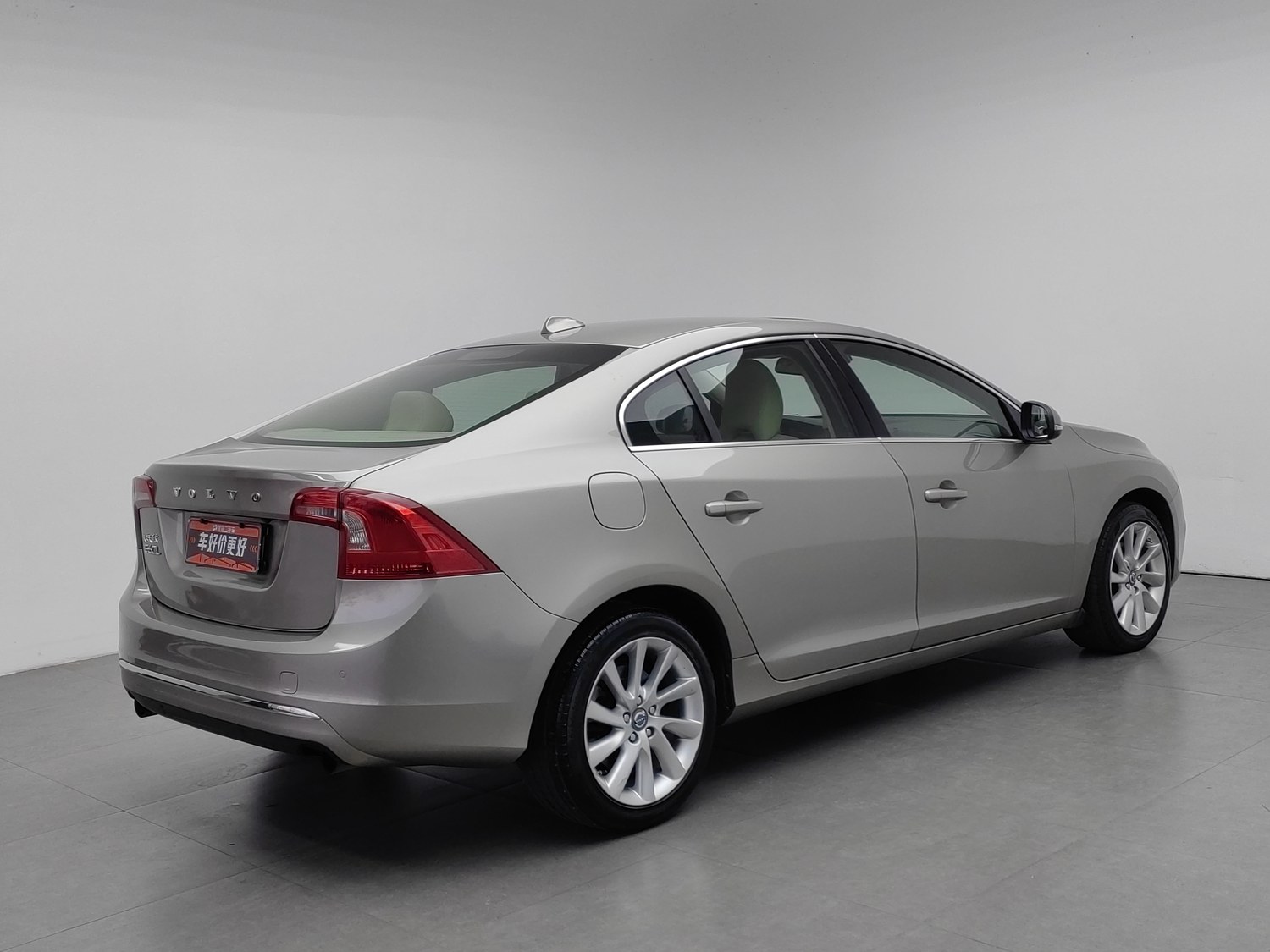 Used Volvo S60 2015 2.0 AT