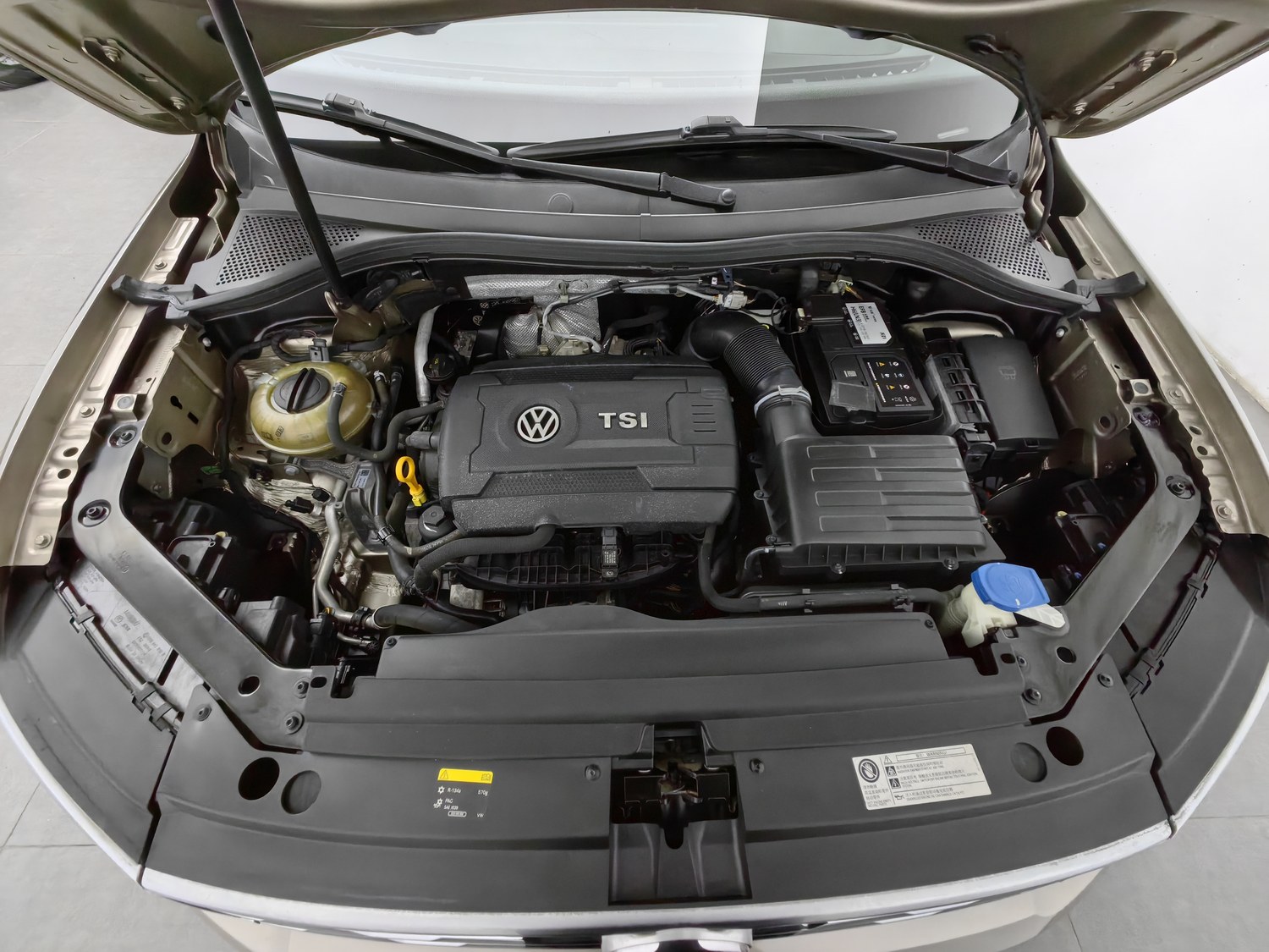 Used Volkswagen Tiguan L 2018 2.0 AT