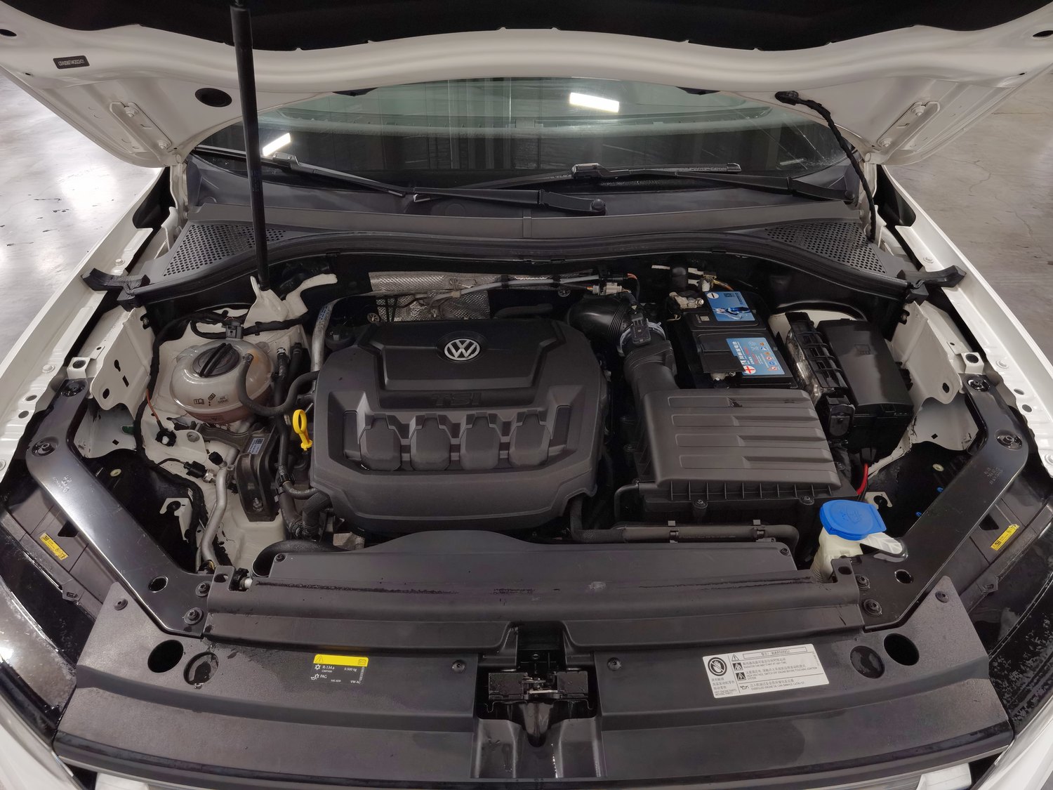 Used Volkswagen Tiguan L 2019 2.0 AT