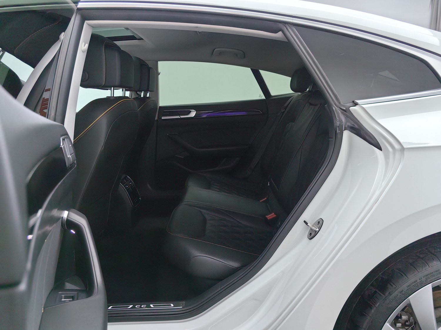 Подержанный Volkswagen CC 2021 2.0 AT