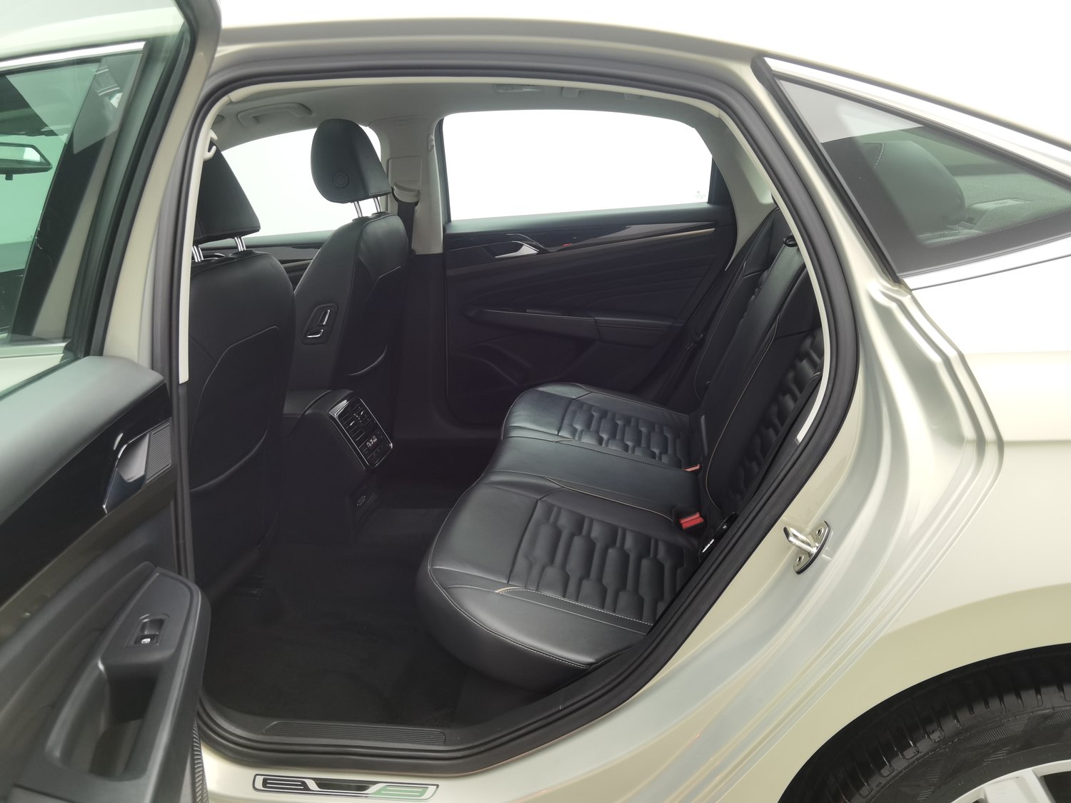 Used Volkswagen Passat 2019 2.0 AT