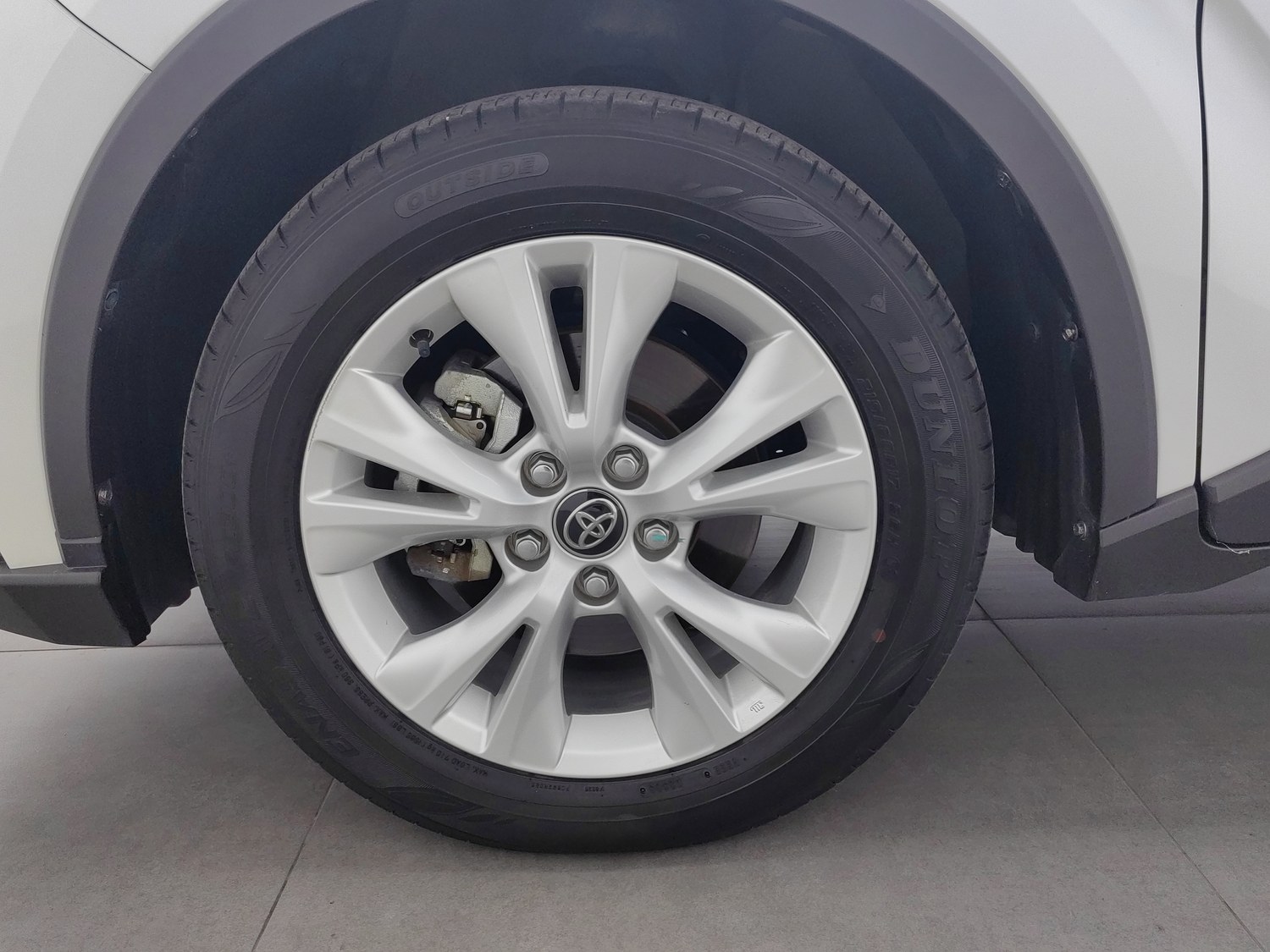 Used Toyota IZOA 2023 2.0 AT