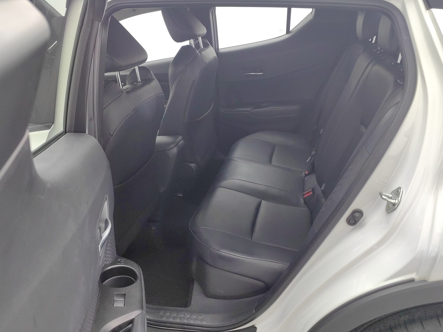Used Toyota IZOA 2023 2.0 AT