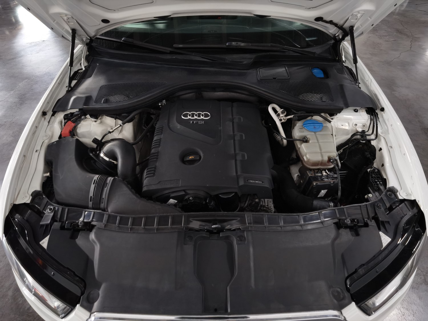 Used Audi A6L 2014 2.0 AT