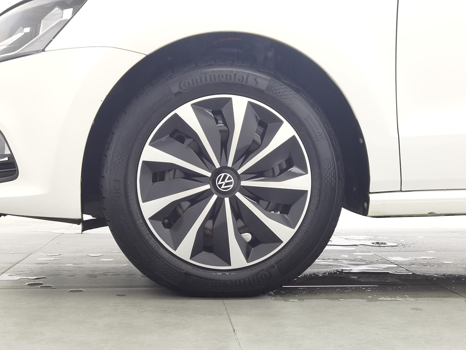 Used Volkswagen Polo 2018 1.5 AT