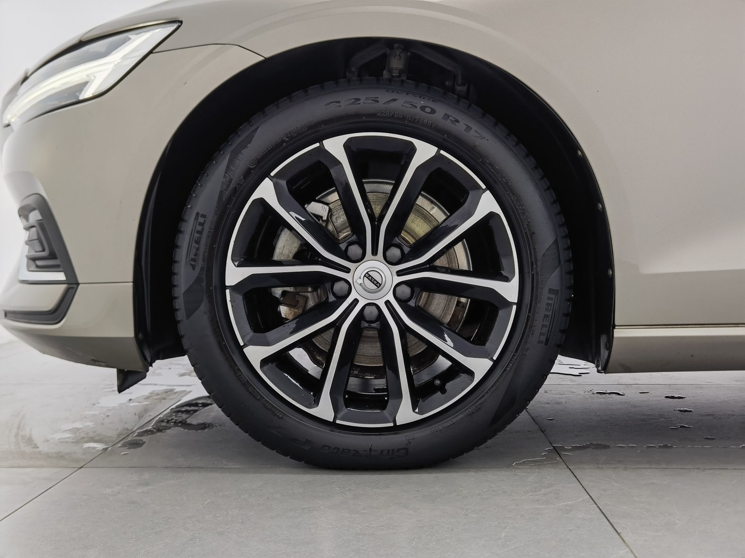 Used Volvo S60 2021 2.0 AT