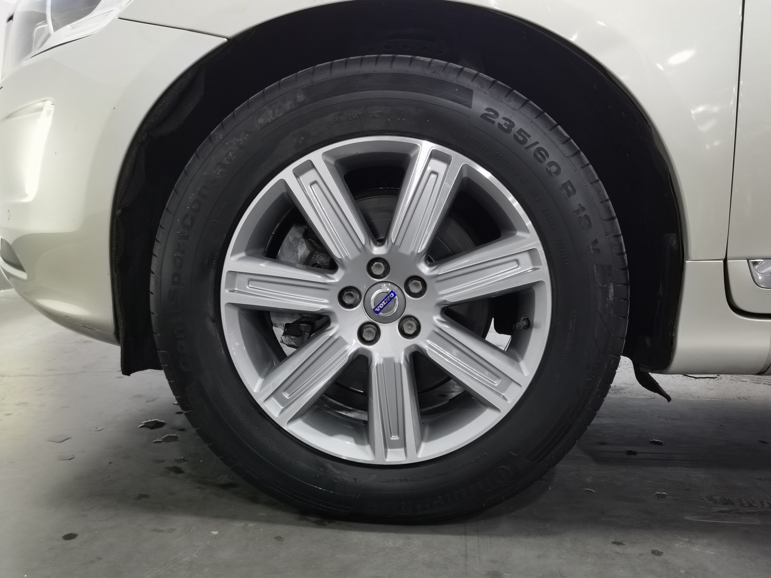 Used Volvo XC60 2017 2.0 AT