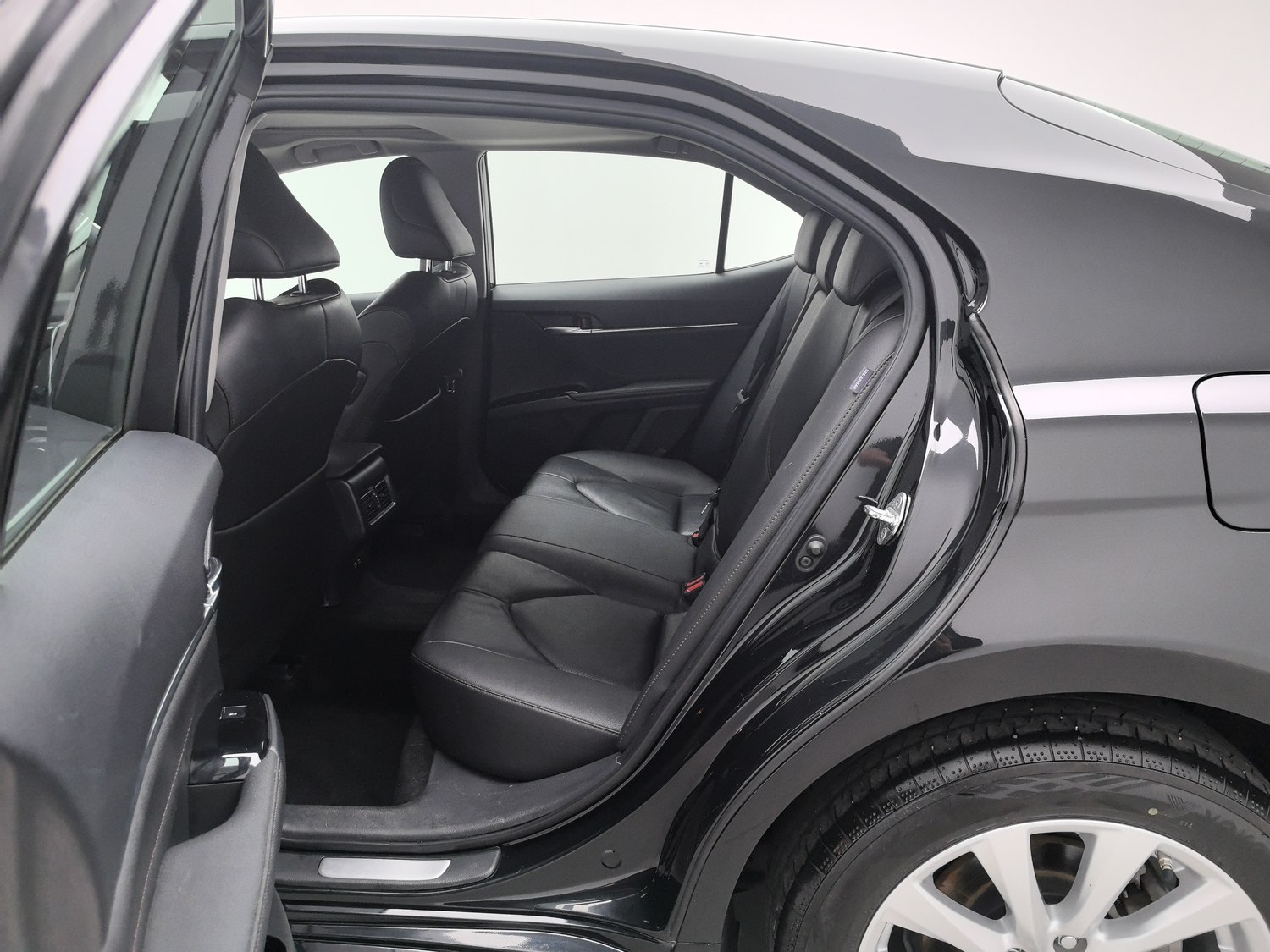 Used Toyota Camry 2019 2.0 AT