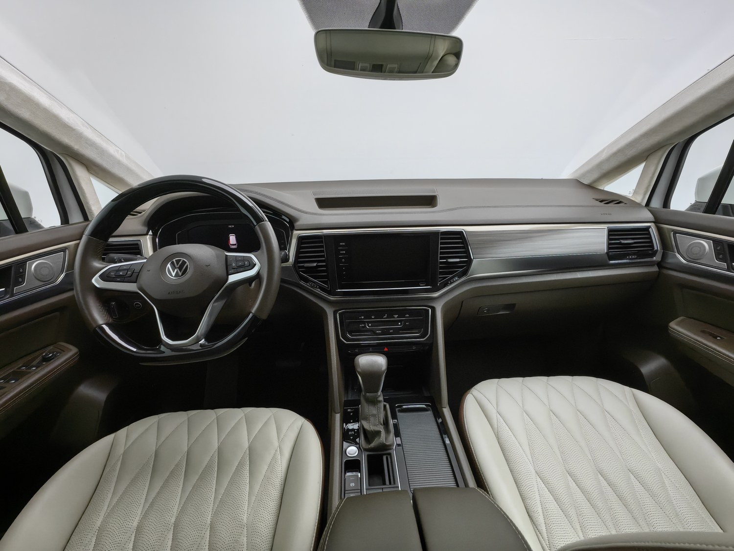 Used Volkswagen Viloran 2020 2.0 AT
