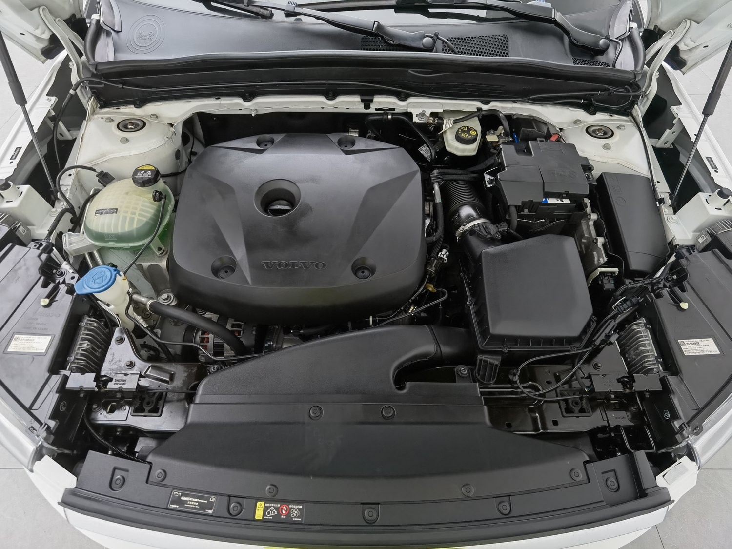 Used Volvo XC40 2021 2.0 AT